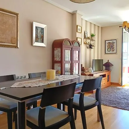 3 Bed Flat - Sleeps 6 - Pool - Garden - Parking Διαμέρισμα Vilagarcia de Arousa